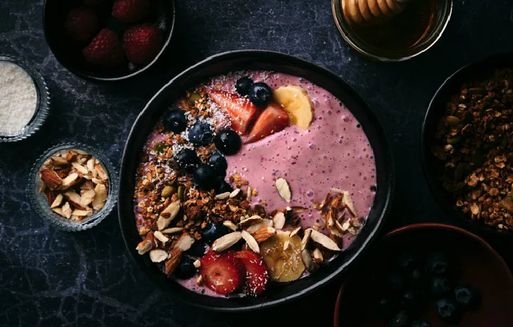 Kickstart your morning with this vibrant and nutrient-packed Breakfast Smoothie Bowl, a refreshing antioxidant-rich base.